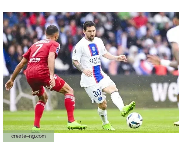 梅西加盟国际米兰震撼登场 曼联与巴黎争夺冠军之路进入新阶段