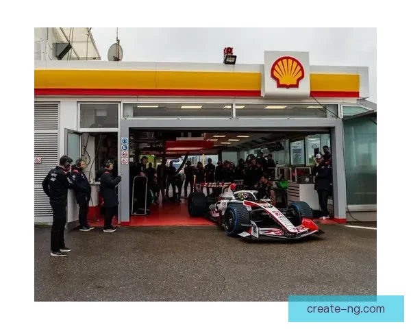 F1赛季最新动态：各车队备战调整与新技术应用分析